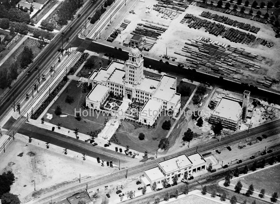 Beverly Hills City Hall 1932 WM.jpg